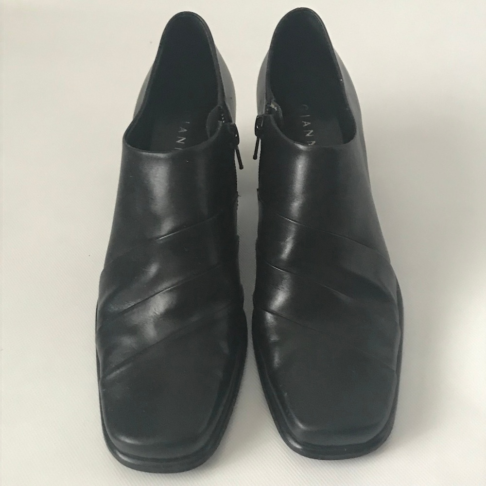 NWOT Gianni Bini Booties Stack Heel Leather Black